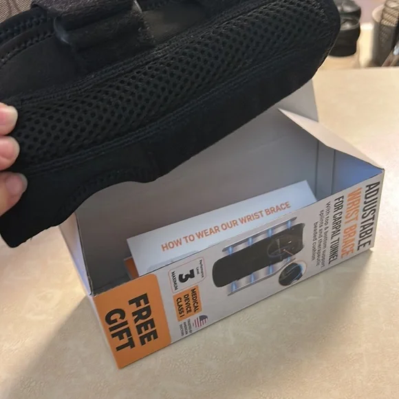 Wrist brace (s/m) right hand - Picture 3 of 4